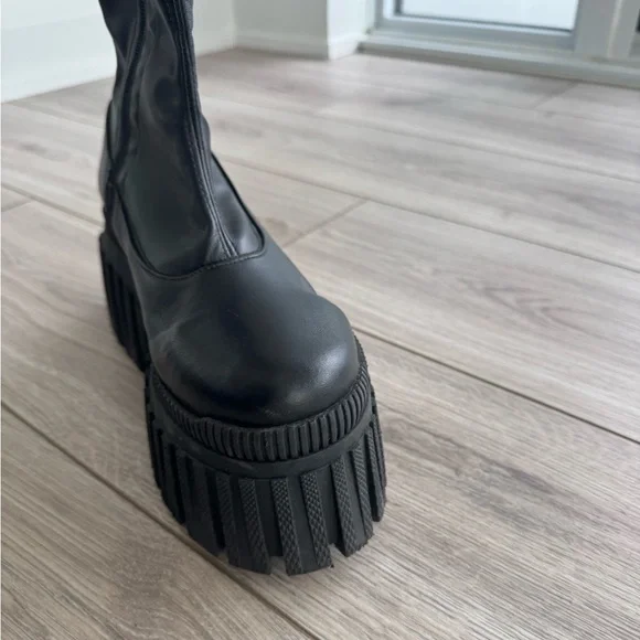 Letar Black Stretch Boots - Picture 10 of 13